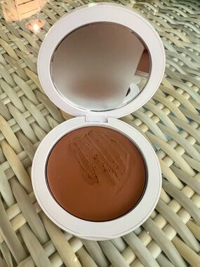 Beautycounter Crème Bronzer & Contour in Coast